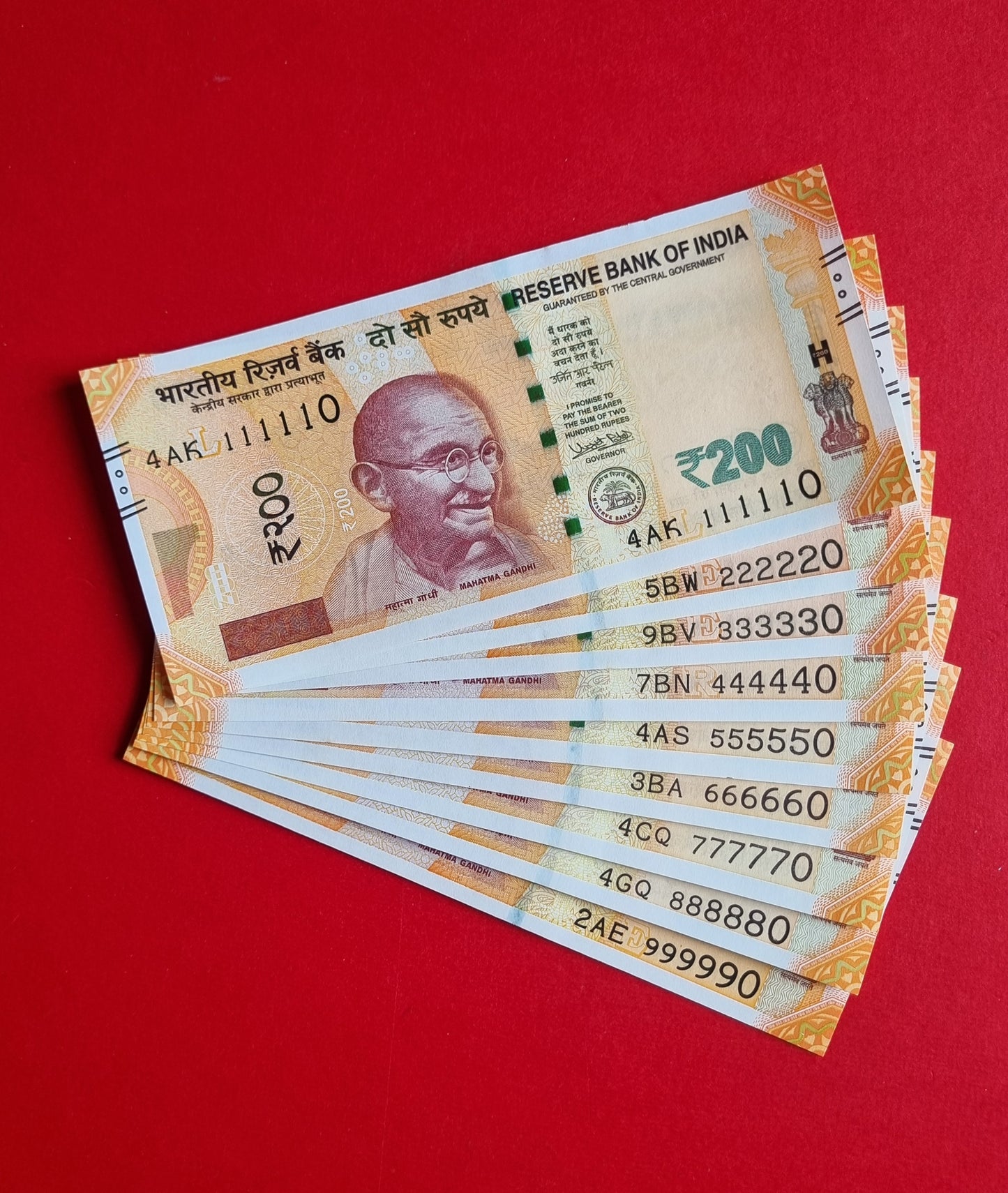 111110 999990 India 200 rupee bills UNC banknotes set.