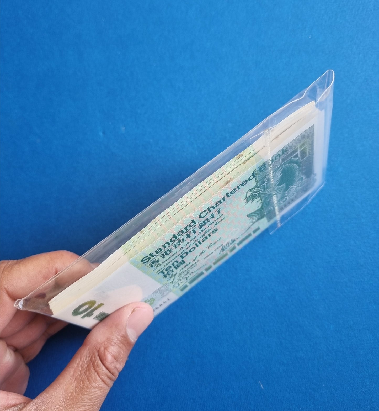 Hong Kong old design 10 dollar bill UNC price for each bill SCB.
