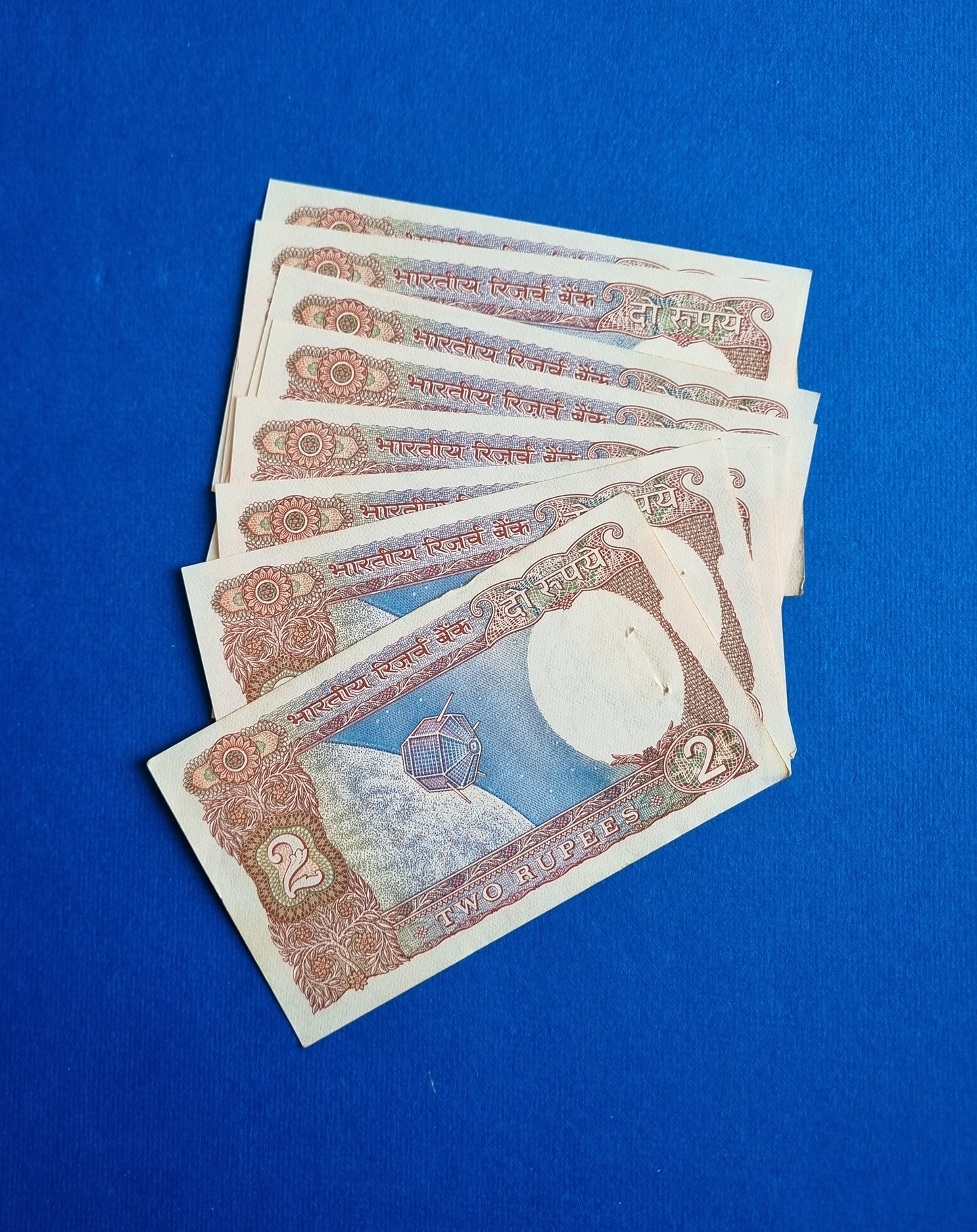 India 2 rupee UNC set 8 bills.
